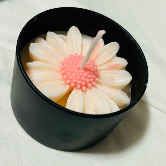 Flower candle - Picture 4 of 4